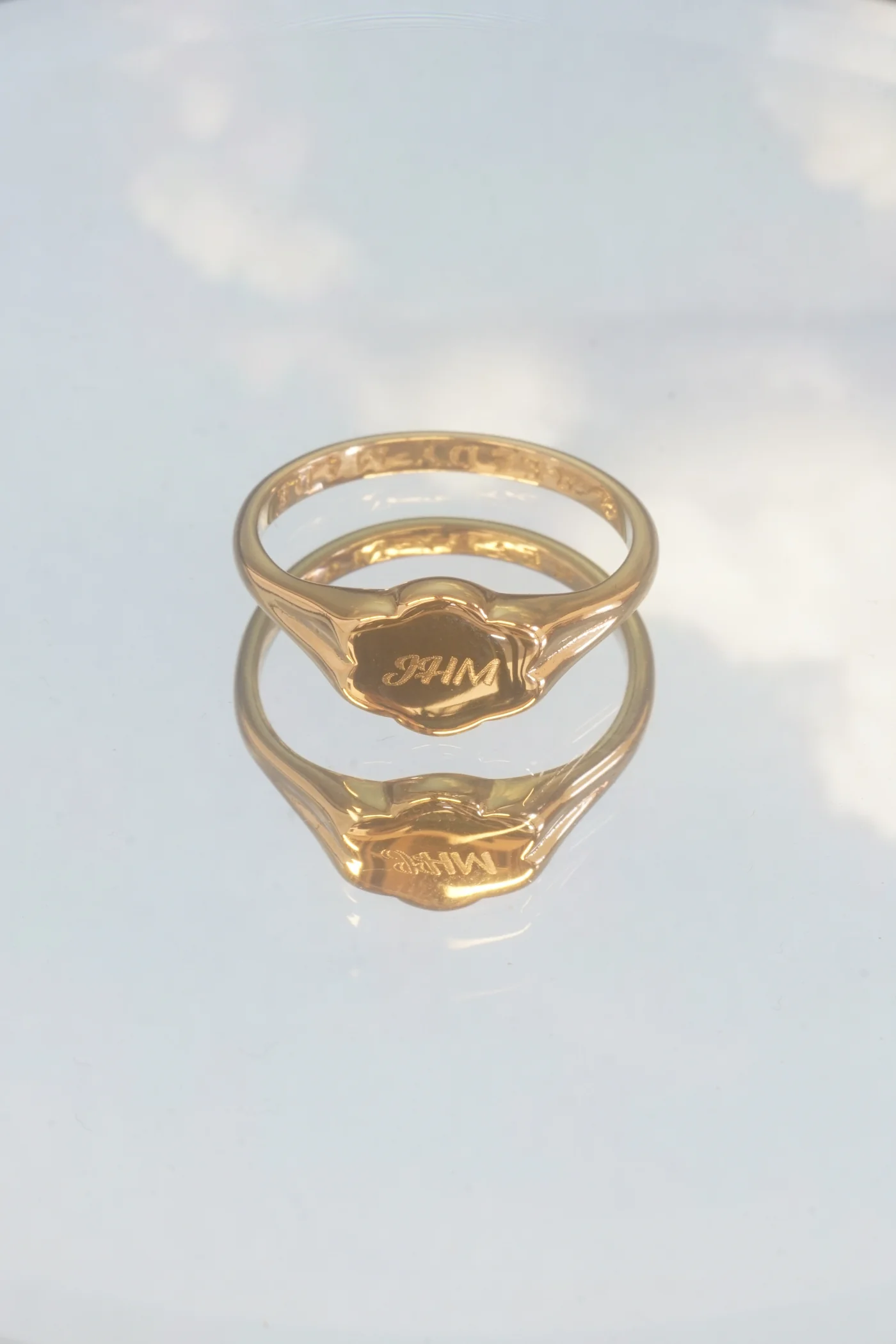 Cloud Signet Ring - Image 15