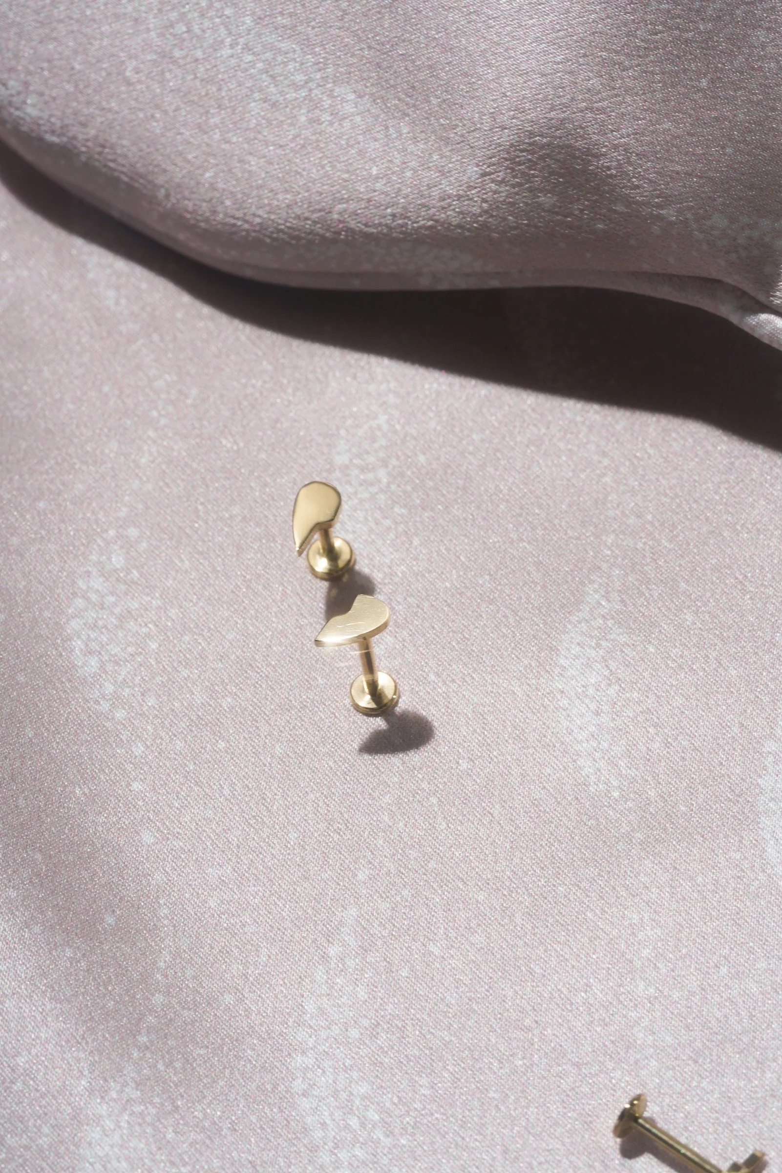 Half Heart Threaded Flat Back Stud (Right) - Image 7