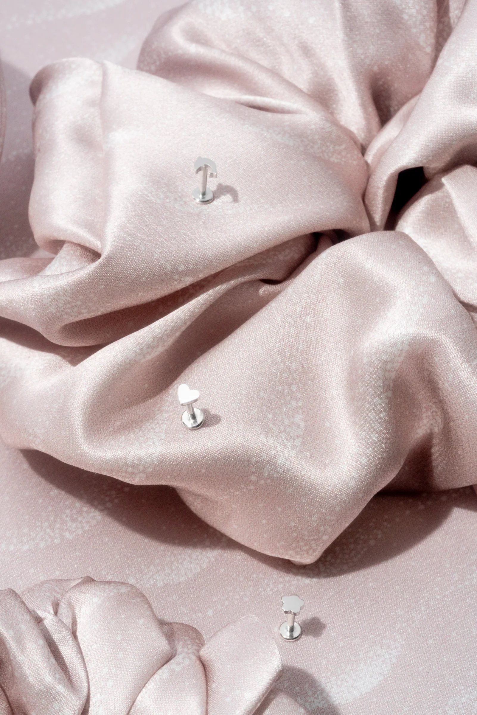 Heart Threaded Flat Back Studs (Pair) - Image 5