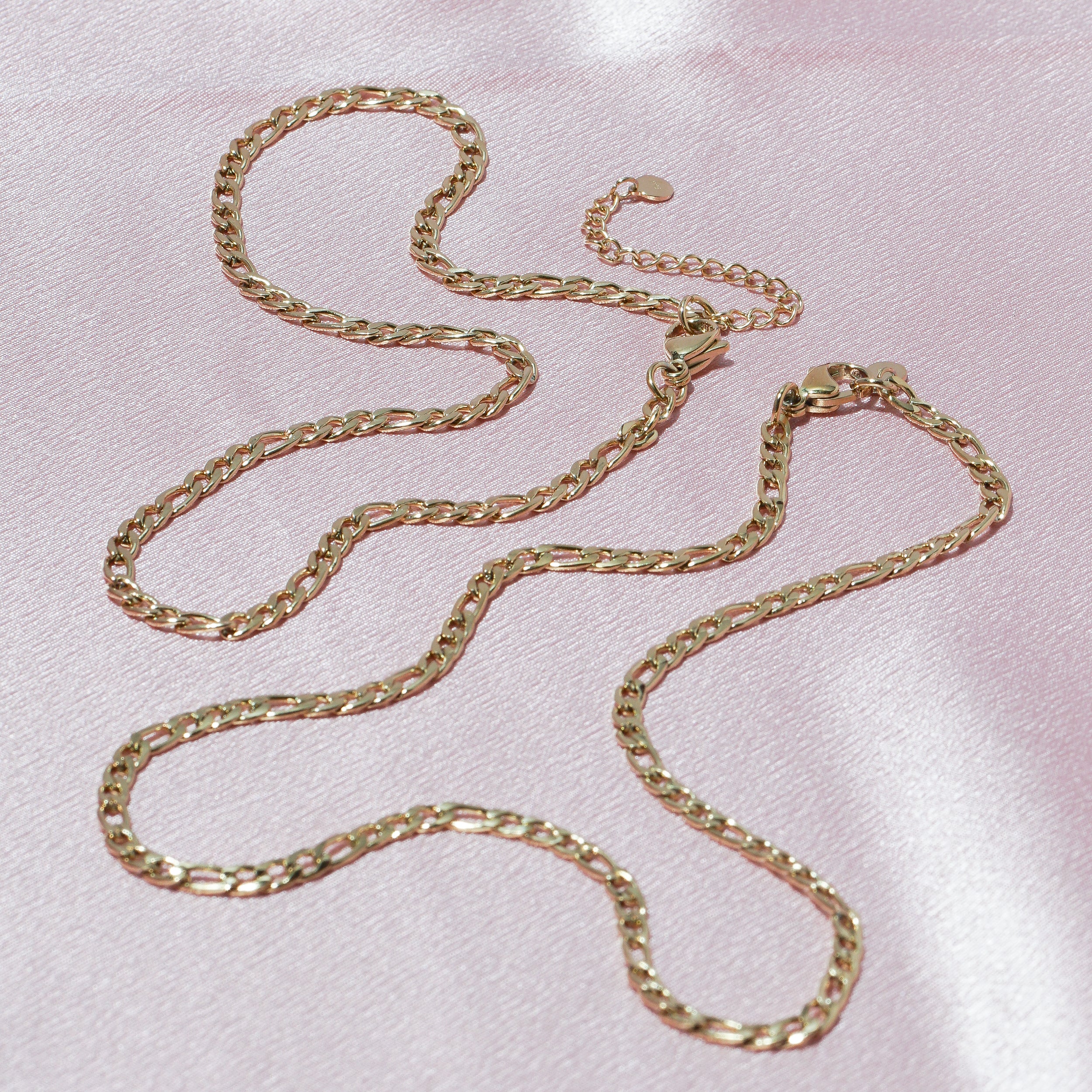 Medium Figaro Chain - Image 7
