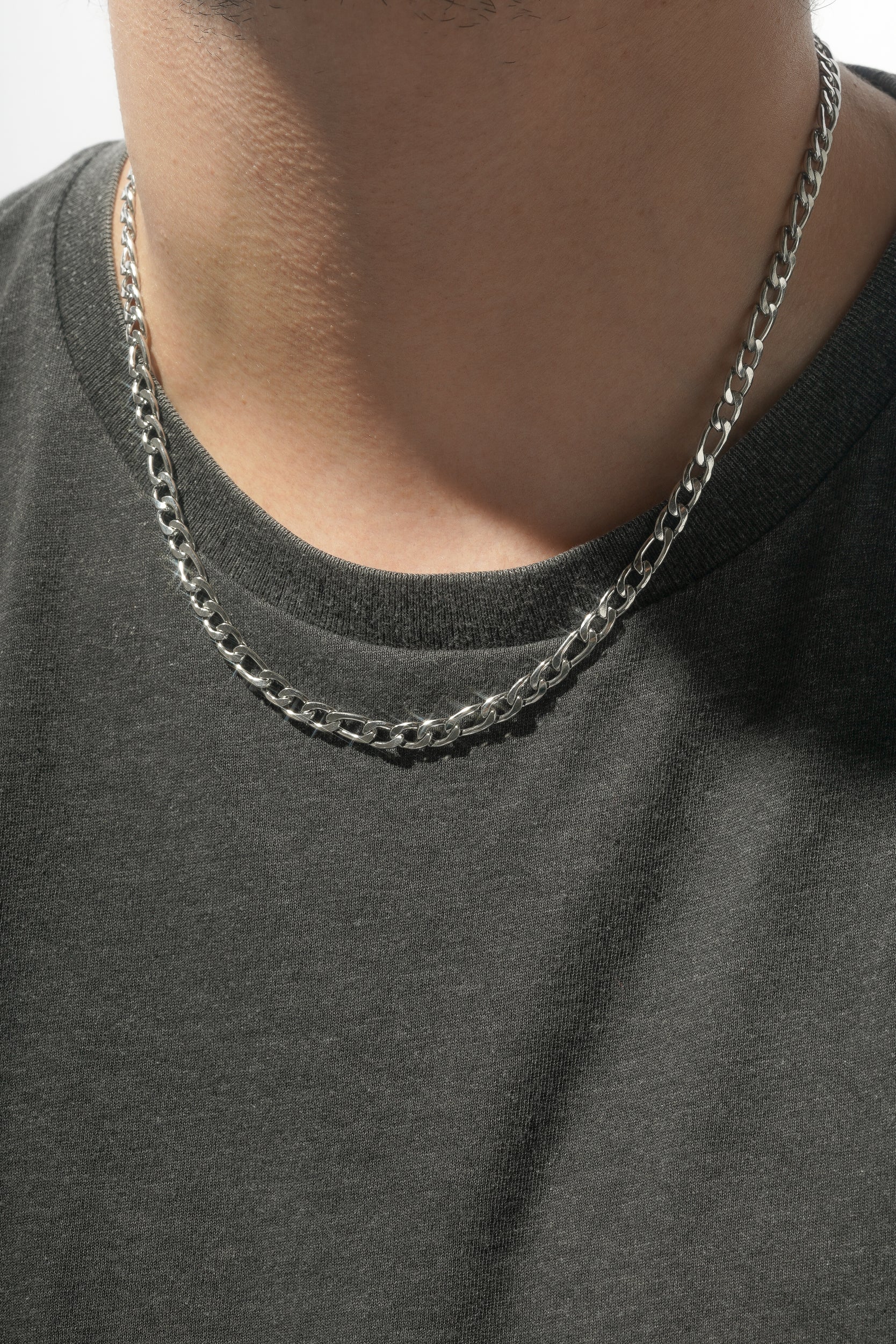 Medium Figaro Chain - Image 8