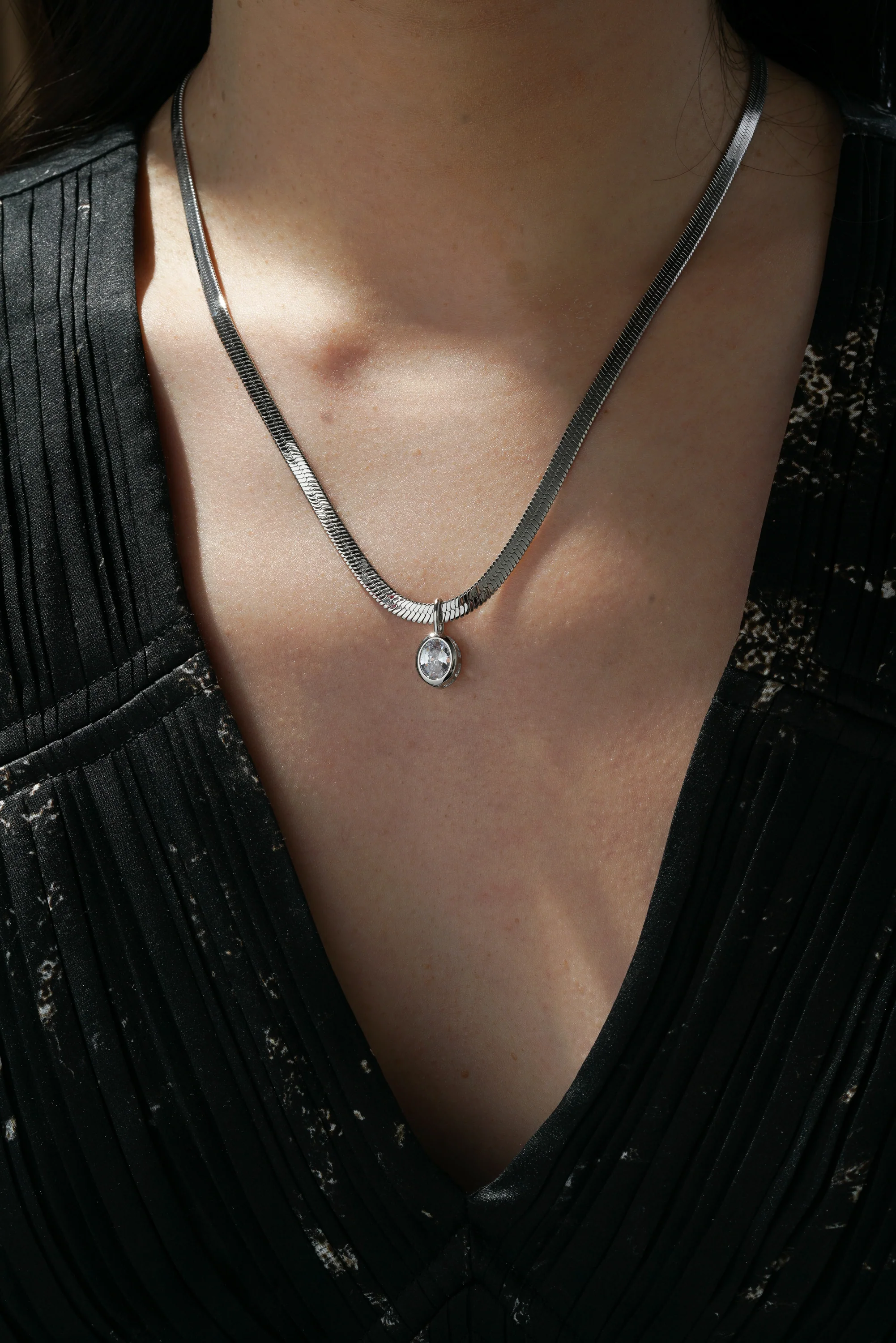 Oval Bezel Pendant - (Single) - Image 11