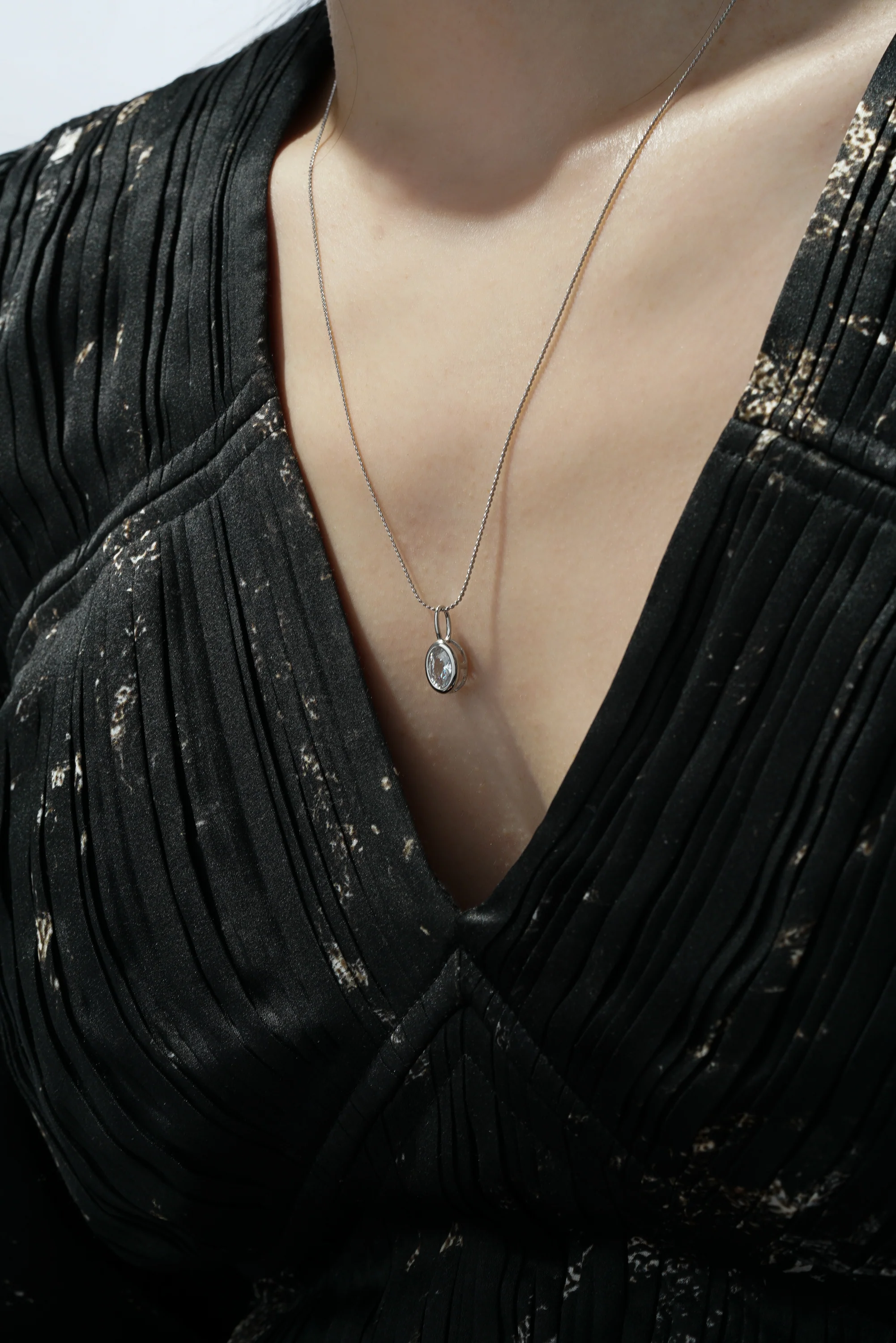 Oval Bezel Pendant - (Single) - Image 7
